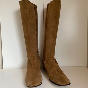 Saks Fifth Avenue FOLIO Collection, Tan Suede, Size 9 Slim Calf